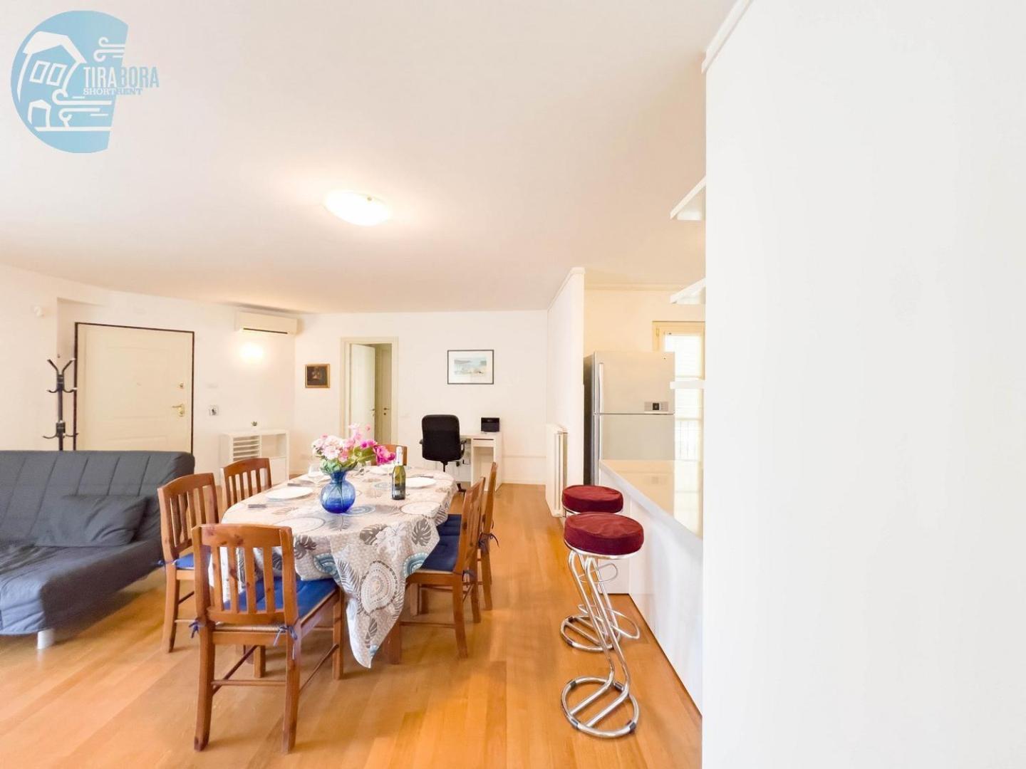 Cattedrale 5 Tirabora Short Rent Lejlighed Trieste Eksteriør billede